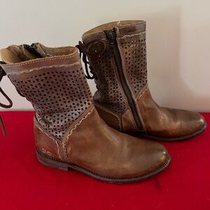 Bed Stu Chesire back lace mid calf boots.